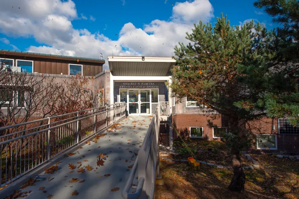 Front entrance to the Marine Sciences building